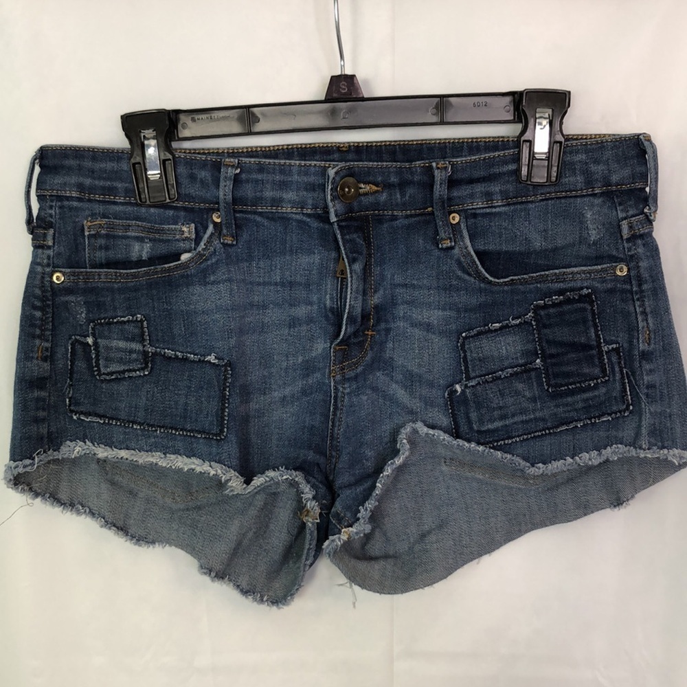 H&M women's blue/navy denim shorts with patchwork details and frayed hem Size 8 - Picture 4 of 9